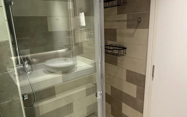 Highend Luxury Seven Palm Apartments