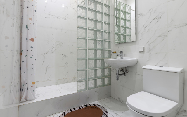 Апартаменты 4-комнатные HomeApart К.Маркса, 30