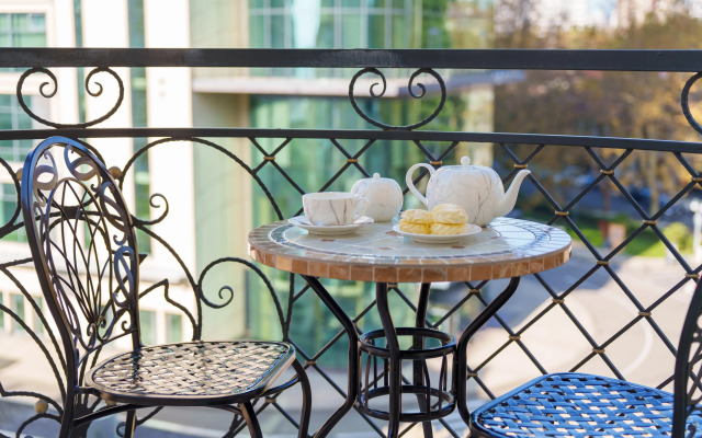 Dizaynerskie Matisse Apart s vydelennoy zonoy spalni Apartments