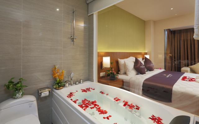 Отель Harmony Saigon Hotel & Spa