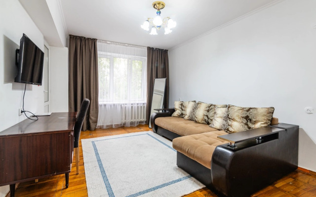 3-K v Tsentre Almaty Flat