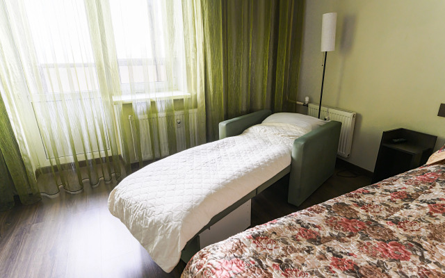 Na Ulitse Bryantseva Flat