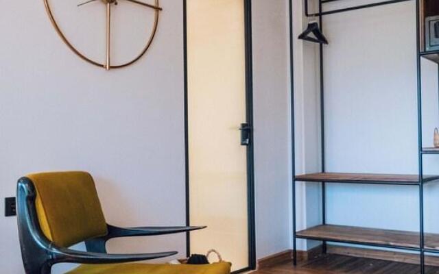 To Be Social House Hotel