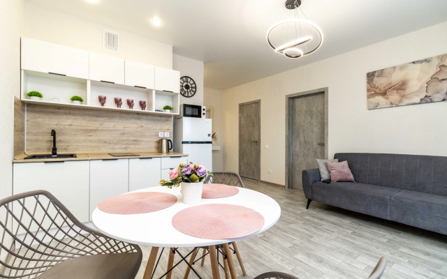 Квартира комфортные Ивана Захарова 18/2