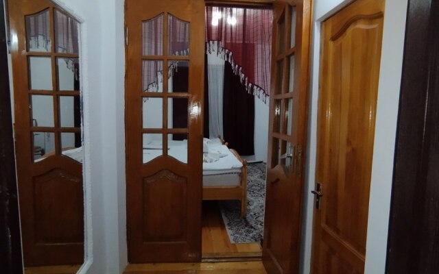 Parvina Hotel