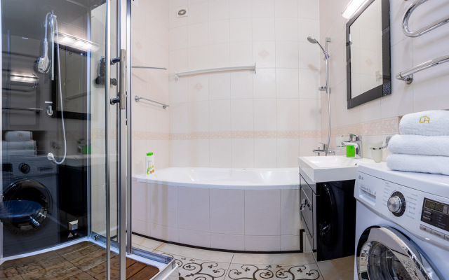 Апартаменты 3-комнатные HomeApart Ленина, 6