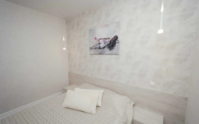 Na Prospekte Yanki Kupaly 88b Apartments