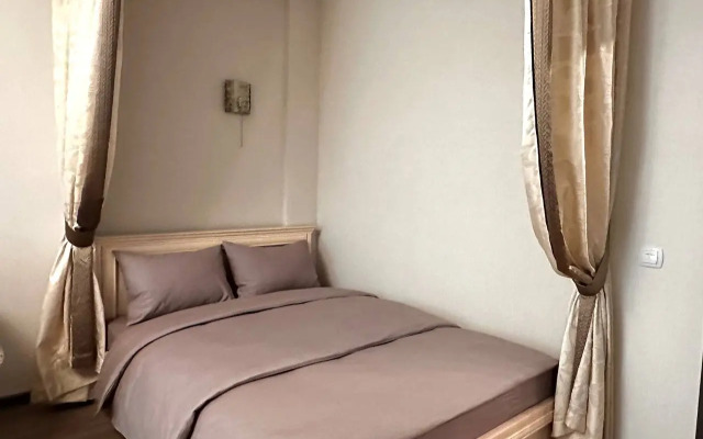 Tikhaya Kvartira S Vidom Na Les Flat