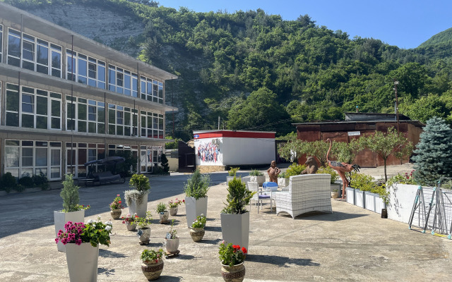 Uda-Cha Guest House