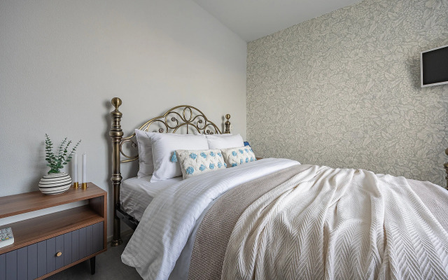 Апартаменты двухкомнатные в самом центре на Большой Покровской 73, Сова-Дом