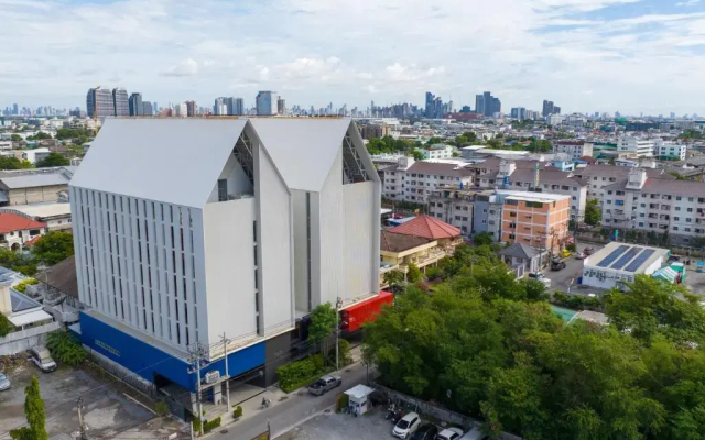 Отель Blue Hippo Hotel