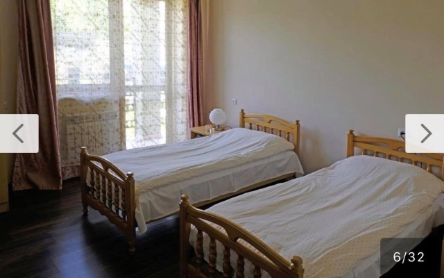 Chez Yvette Hotel