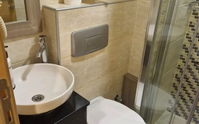 Pera Arya Hotel