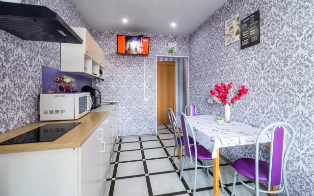 Apartamenty v Novom dome, 3 razdel'nyh spal'nyh mesta, do metro 5 minut peskom bonus kofemasina