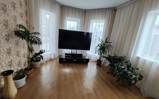 Частный дом г.Владивосток, ул.Джамбула, д.5 до 12 гостей