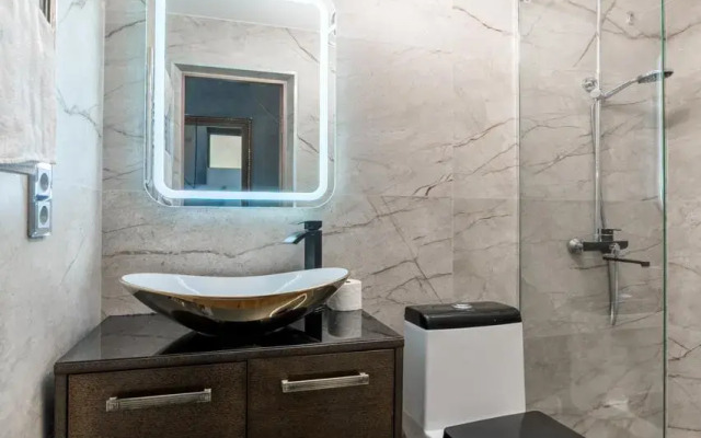 Elitny Apartament v Gostinitse Senator Flat