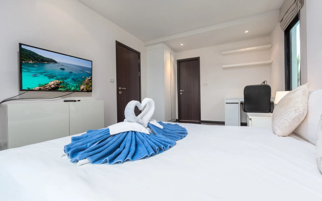 Апартаменты Suite Rote Rawai Beachfront Title Condo