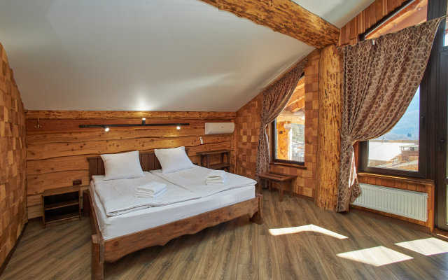 Kedr 750, 6 spalen, 15 gostej s Bassejnom i Banej Chalet