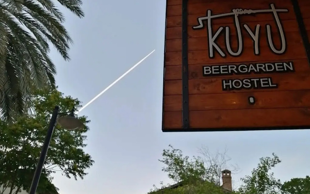 Kuyu Beergarden Hostel