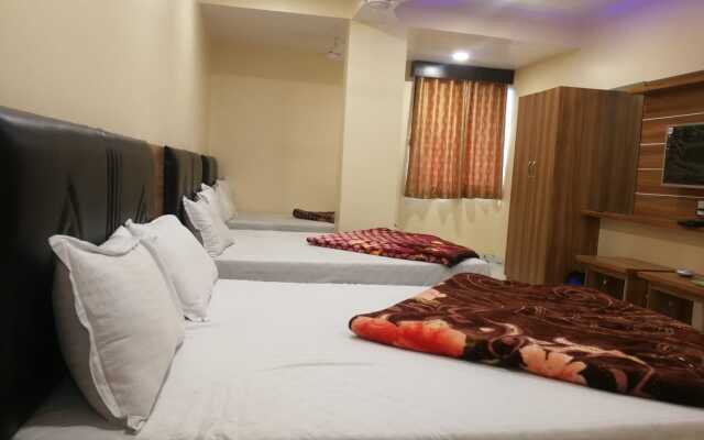 New Pathik Hotel