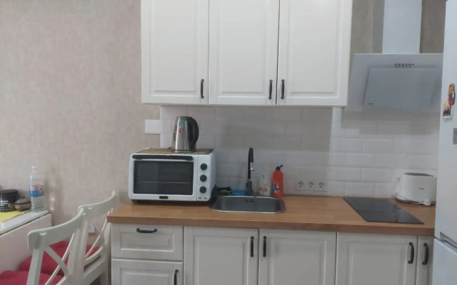 Na Volzhskoy 32a Flat
