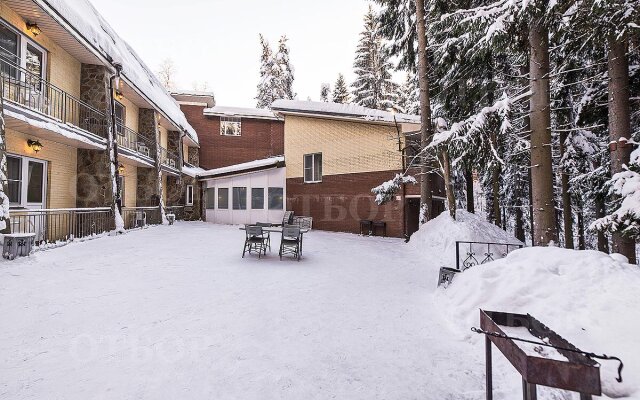 Domik Okhotnika Hotel