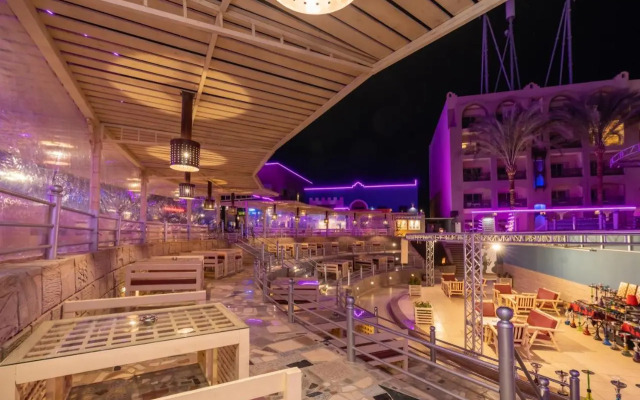 El Karma Aqua Beach Resort