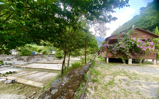 Zhoekvara Hotel