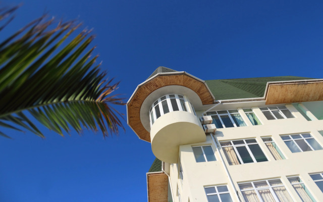 Green Hotel