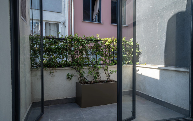 Smart and Simple Hotel Karakoy