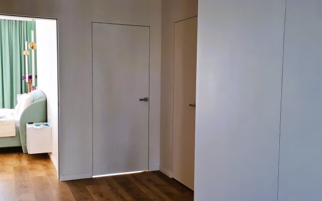 Апартаменты трехкомнатные с Дизайнерским ремонтом Олимпия Запад