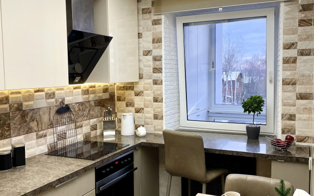 Lyuks Ryadom S Naberezhnoy Flat