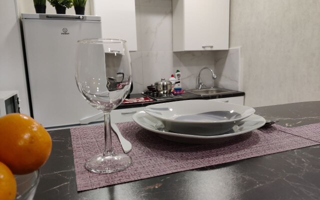 V Tsentre Neftyanikov Flat