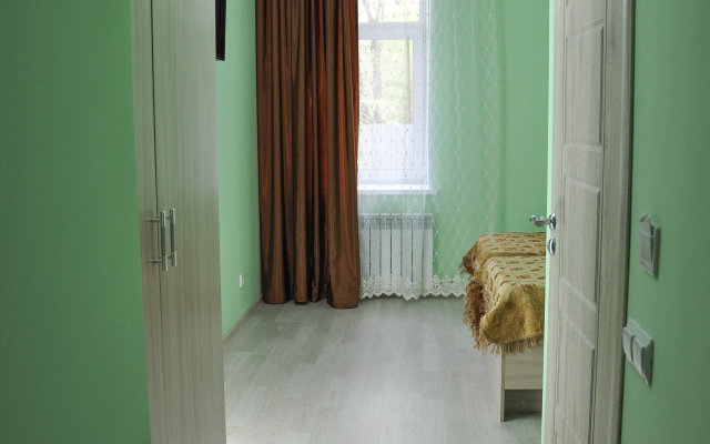 Отель Радужная