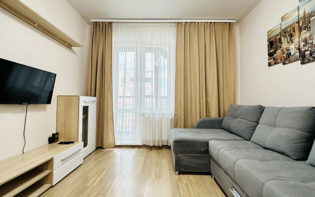 Uutnaya Evro-dvukhkomnatnaya u Naberezhnoy Flat
