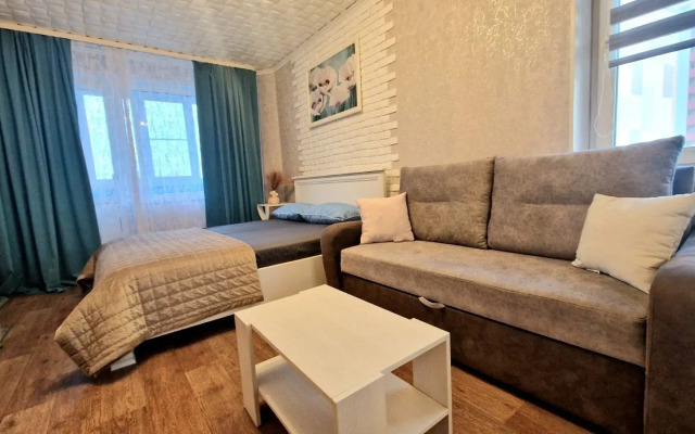 Na Ulitse Narodnogo Opolcheniya 18 Apartments