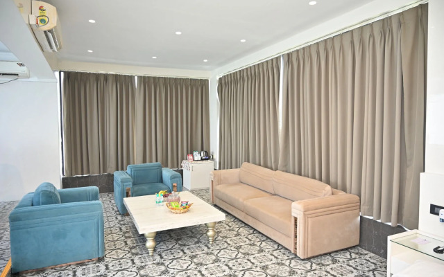 Urvi Banquets Guest House