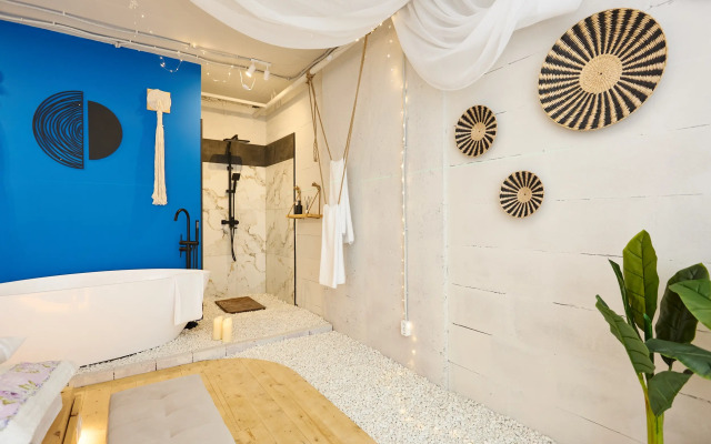 Апартаменты MaldivesInMoscow 20 этаж лаундж и открытая ванна