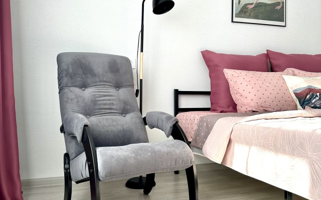 Stilnaya Rozovy Flamingo 1 etazh Flat
