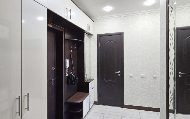 Yaroslavskaya 72(9) Apartments