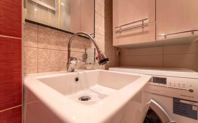 S Balkonom Na Novoslobodskoy Flat