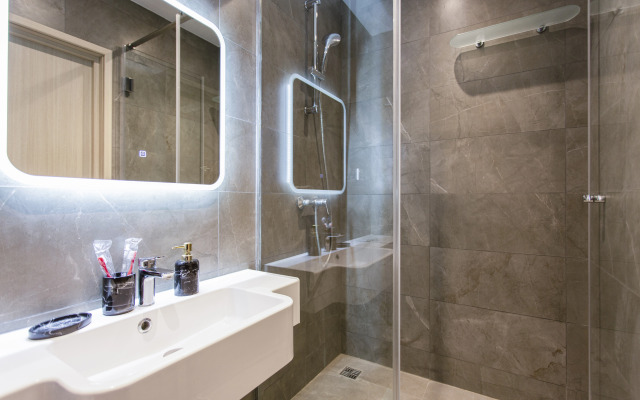 S bol'shoj verandoj s vidom na Moskvu okolo ostrova mechty Apartment