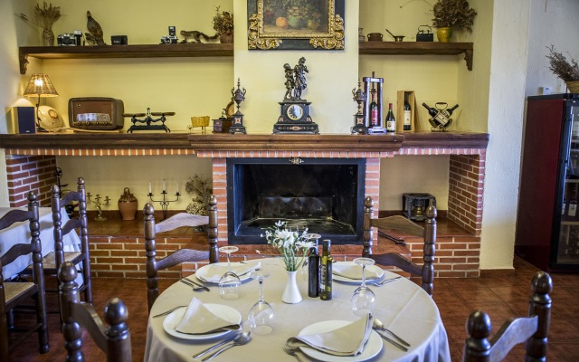 Hospedium Hotel Val de Pinares