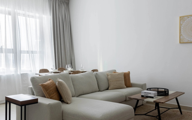 Welcome Home in Armada Tower 3 Apartments