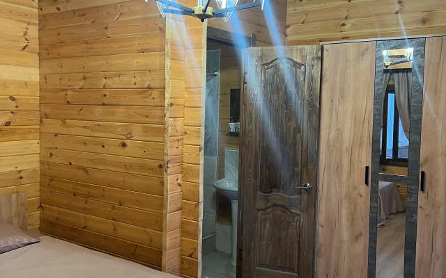 V Gostyakh U Zaura Private house