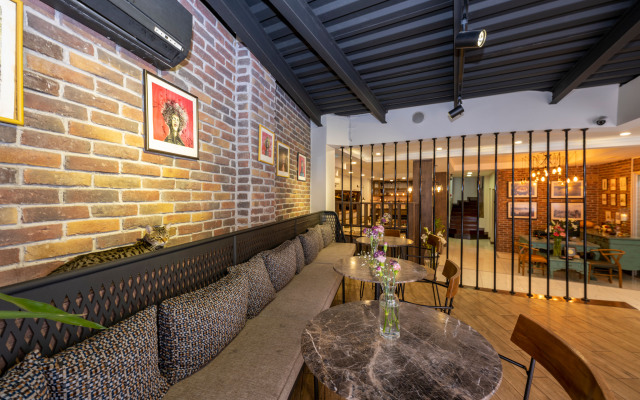 The Marions Suite Hotel