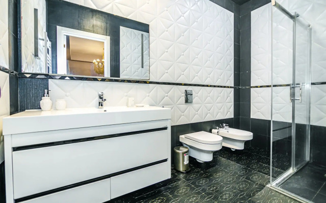 Luxury on Baku in Nizami street Flat