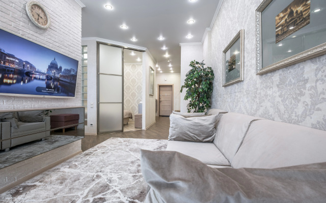 Апартаменты Admiral nearby Hilton 1