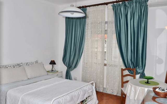 Mary and Rooms Apartments