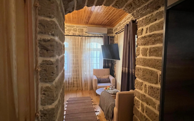 Old Rooms Hotel